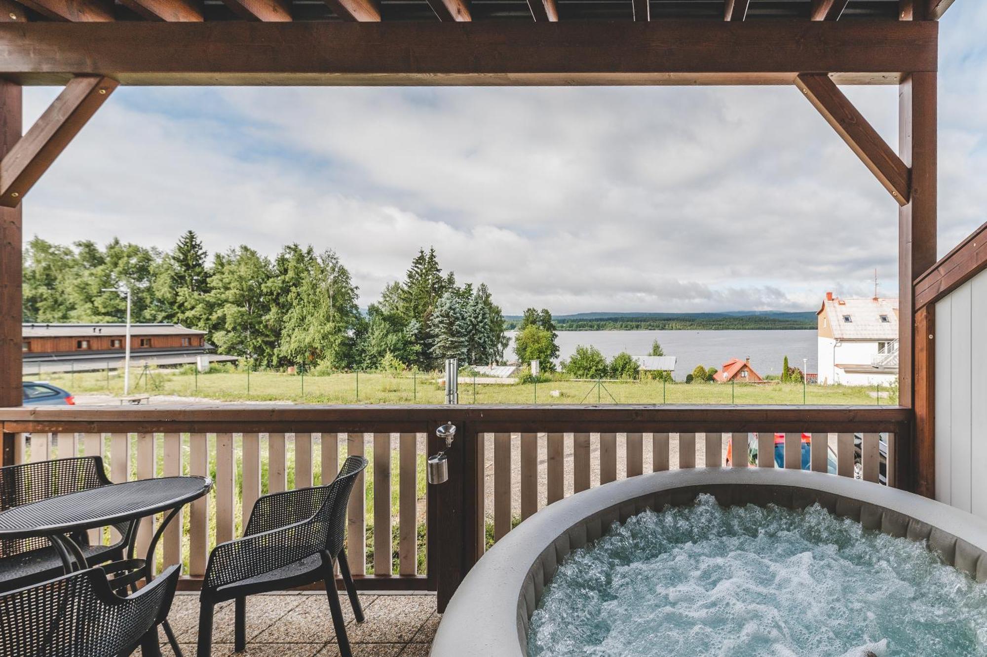 Hotel Resort Relax Dolni Vltavice Ngoại thất bức ảnh